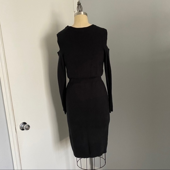 Torrid Cold Shoulder Bodycon Dress - Picture 4 of 5